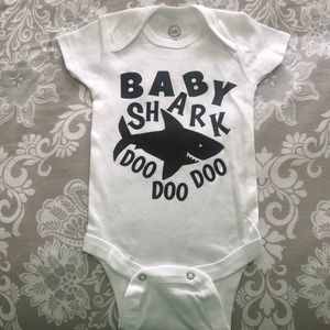 Custom made baby onesies (brand new)